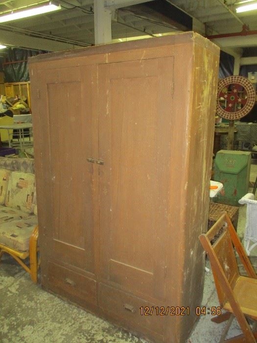 PRIMITIVE CABINET