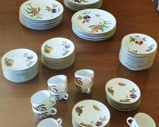 77 pc set of Royal Worcester Evesham Gold - $275