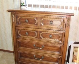 CHEST OF DRAWERS
