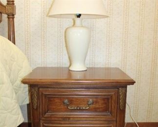 NIGHTSTAND, LAMP