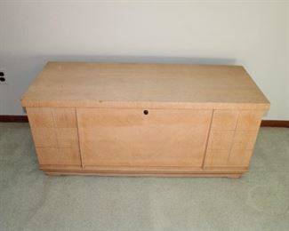 VINTAGE CHEST