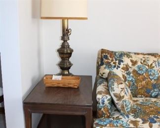 SIDE TABLE, LAMP