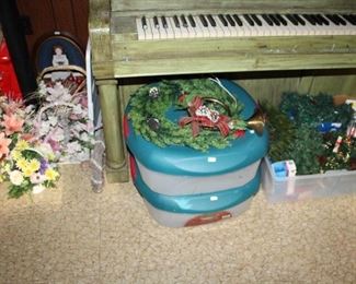 FLORAL (PIANO NOT FOR SALE)