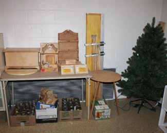 FOLDING TABLE, CANNING JARS