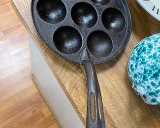 Antique Cast Iron Danish? Egg Poacher Muffin Pan Unmarked