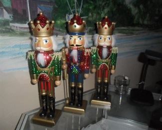 3 Nutcrackers