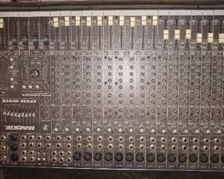 Mackie DFX20 20 channel integrated sound mixer
