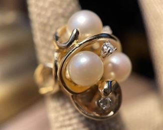 14k gold diamond and pearl ring  sz 6 1/2