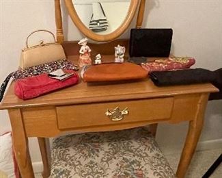Cute vanity table with bench
