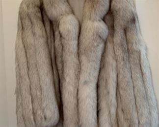Blue Fox Fur  Size 10 (approximately )                                    No Staining on Lining