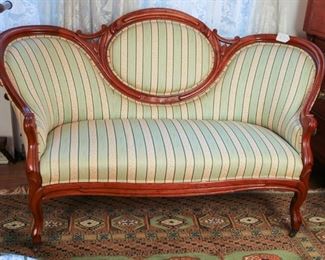 Victorian finger mold settee