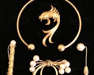 18k gold including Tiffany bangle & brooch