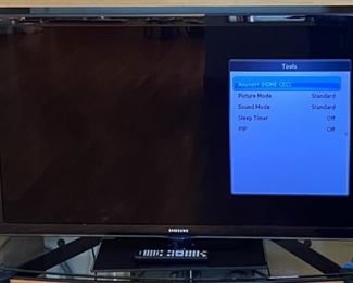 Samsung UN46D6000 46 Inch 1080p LED-LCP-HD TV With Remote, Power Cable, And Base