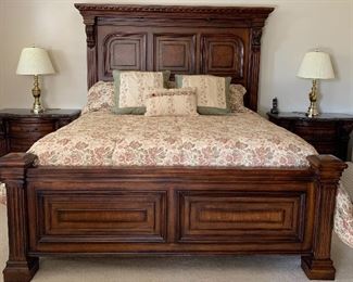 Fairmont Designs Grand Estate King Paneled Bed w 2 Nightstands, Table Lamps, Matt/BS, Bedding