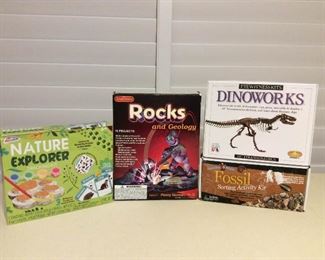 Afm040 Fossil Sorting Kit, Rocks & Geology Projects , Dinoworks Kit & Tracking Kit
