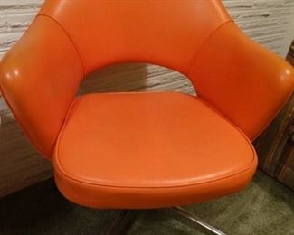 Knoll Saarinen Chair (4 available)