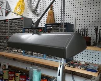 Dazor Floating Fixture