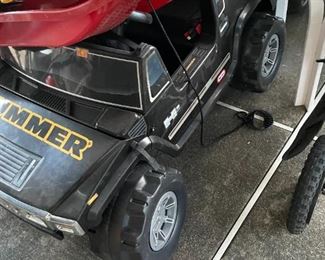 Childs Ride On Hummer Truck (Might need a power cord)