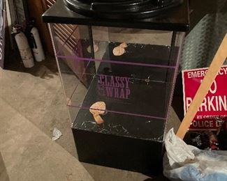 Balloon Machine.  "Gift inside a Balloon"