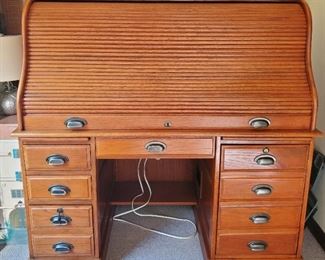 Large roll top desk