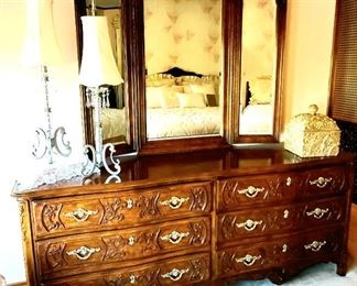 Six drawer dresser Heritage with folding mirror