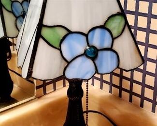 Tiffany-style Stained Glass Lamp. Small