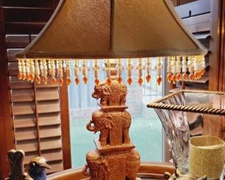 Stacked elephant lamp