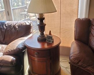 Oval End Table and Lamp