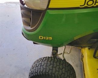 John Deere Riding Lawnmower