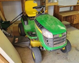 John Deere Riding Lawnmower