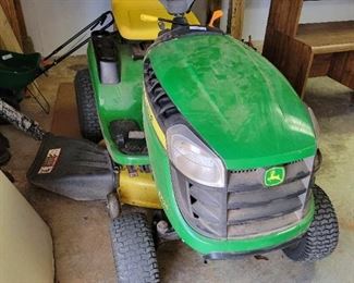 John Deere Riding Lawnmower