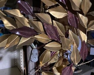 Metal leaves wall hanging