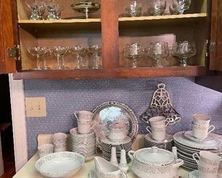 Tiahei “Springtime “ service for 11 w/ extra and serving pieces