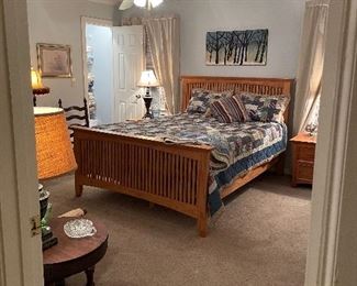 Middle oak bedroom 