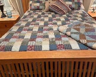 Contemporary Mission oak queen size bed