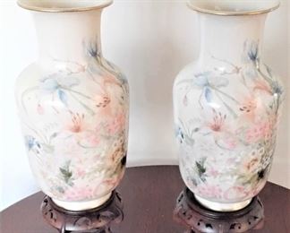 BEAUTIFUL VINTAGE VASES