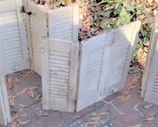 SHORT WOOD SHUTTERS