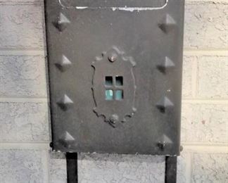 METAL MAIL BOX