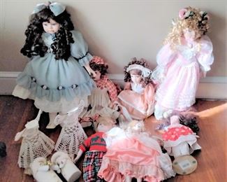 LOT OF ASST DOLLS