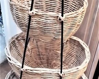 TALL BASKET ON WIRE STAND