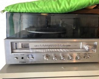 Vintage centrex by Pioneer turntable with stereo $45