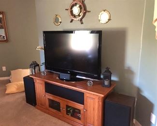 Measurements on the tv and priced to sell