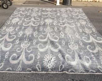1068	ROOM SIZE RUG BLUE GRAY & WHITE, 11 FT 9 IN X 8 FT 9 IN 
