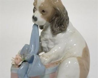 1246	LLADRO UTOPIA PUPPY OPENING A BOX, 4 3/4 IN HIGH
