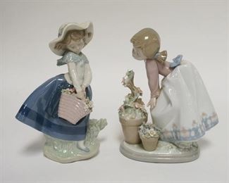 1274	2 LLADRO FIGURES GIRLS W/FLOWERS, TALLEST IS 7 IN
