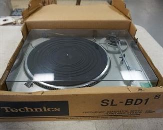 1342	TECHNICS SL-BD1 TURNTABLE, UNTESTED, SOLD AS IS

