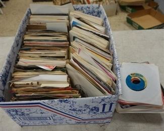 1351	LARGE LOT OF 45 RPM RECORDS, MAY CONTAIN MULTIPLES
