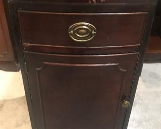 Hepplewhite Night Stand
Mohagany with original hardware
Measures 32”(h) and 17”(w)