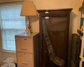 Gun cabinet