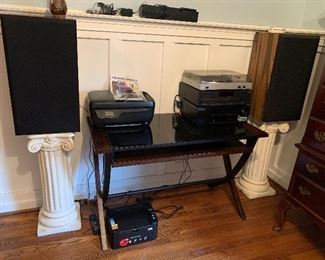 Plant / statue / speaker stands, electronics
